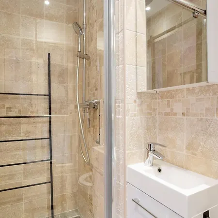 Appartamento Nid Cosy Pour 2 Pers -canal St Martin -paris 10* *